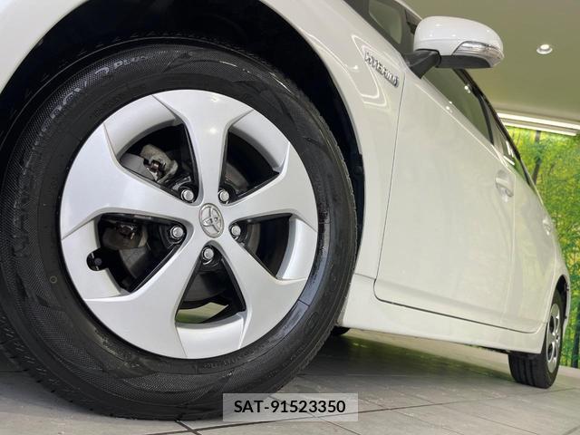 Toyota PRIUS 2015-06 8856693-12
