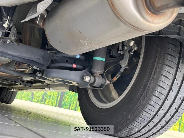 Toyota PRIUS 2015-06 8856693-19