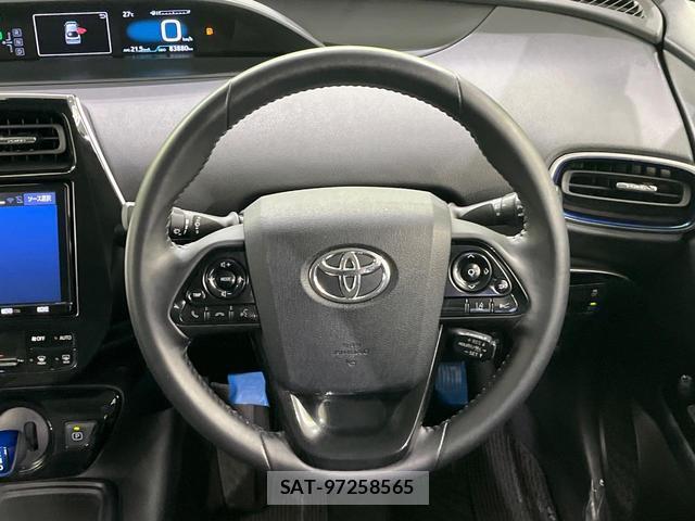 Toyota PRIUS 2019-11 8856695-10