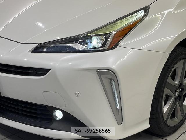 Toyota PRIUS 2019-11 8856695-11