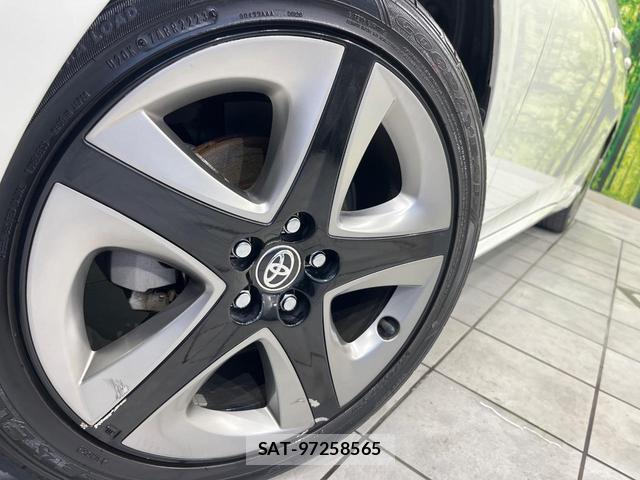Toyota PRIUS 2019-11 8856695-12