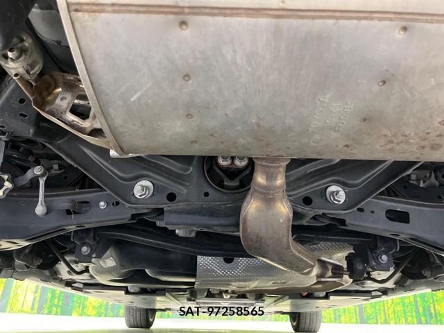 Toyota PRIUS 2019-11 8856695-18