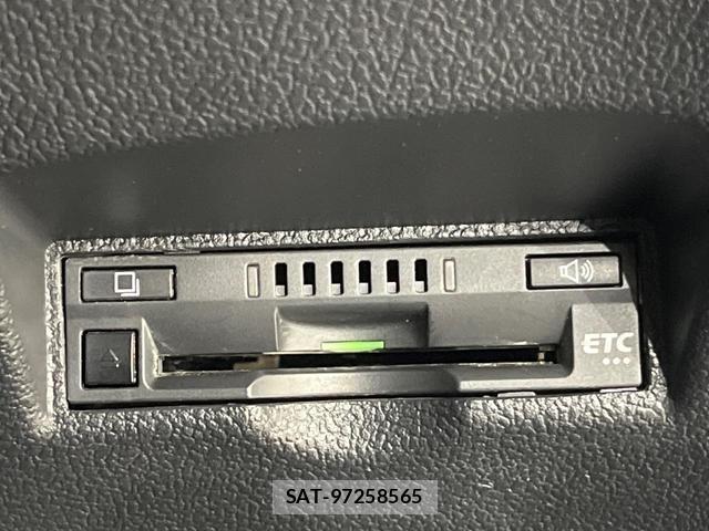 Toyota PRIUS 2019-11 8856695-5