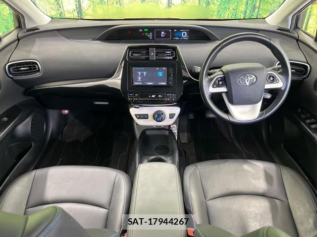 Toyota PRIUS 2016-03 8856700-1