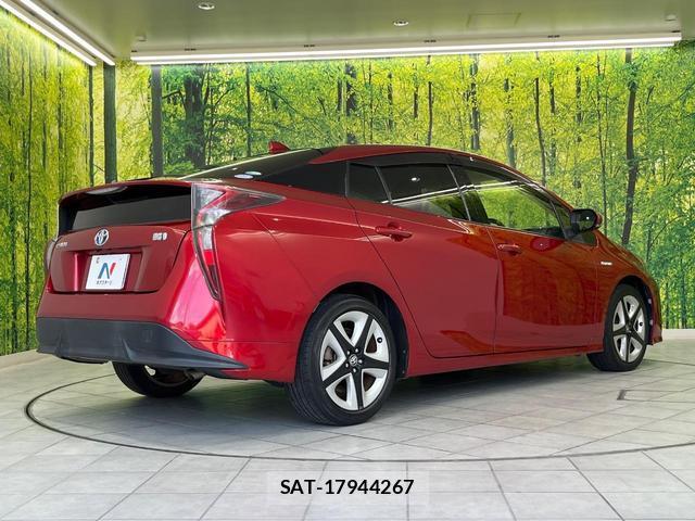 Toyota PRIUS 2016-03 8856700-16