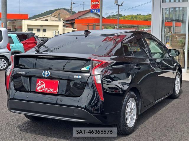 Toyota PRIUS 2016-09 8856822-2