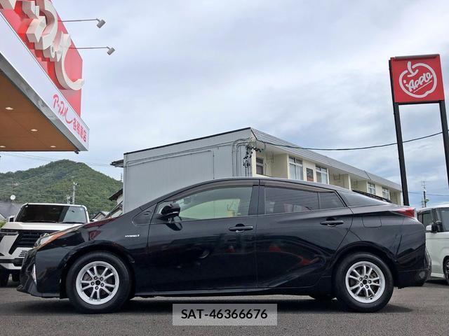 Toyota PRIUS 2016-09 8856822-8