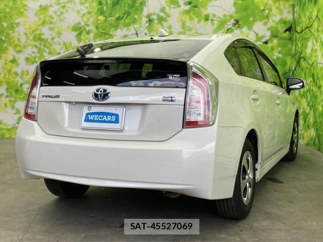 Toyota PRIUS 2014-03 8856888-2