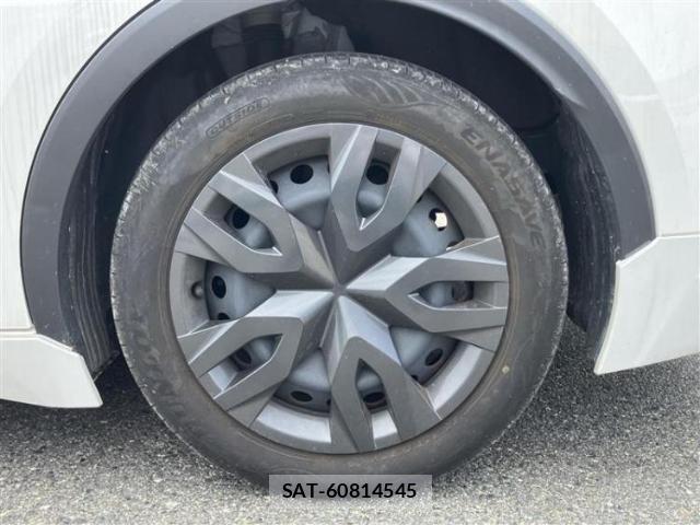 Toyota PRIUS 2024-10 8856927-17