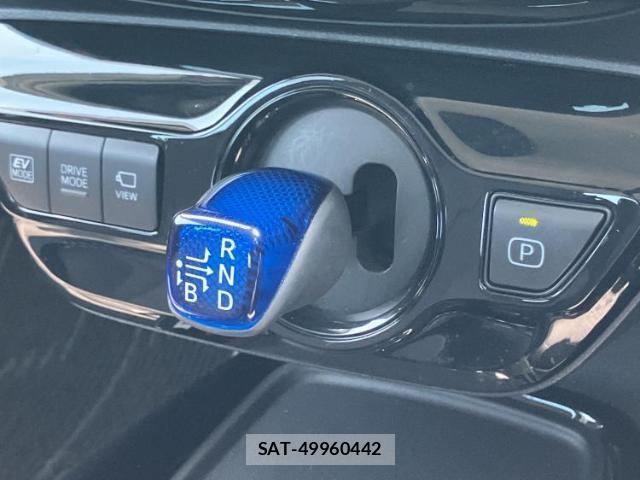 Toyota PRIUS 2021-08 8856944-17
