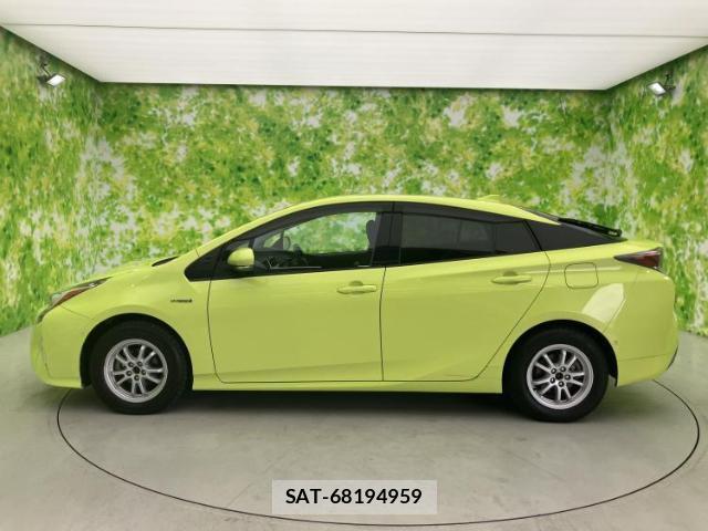 Toyota PRIUS 2016-01 8856992-1