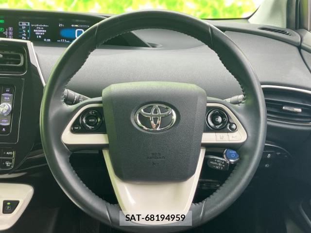 Toyota PRIUS 2016-01 8856992-14