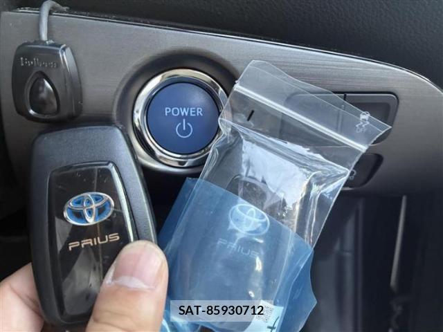 Toyota PRIUS 2022-10 8857047-15