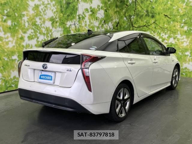 Toyota PRIUS 2018-04 8857101-2