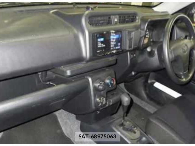Toyota PROBOX 2022-06 8856272-2