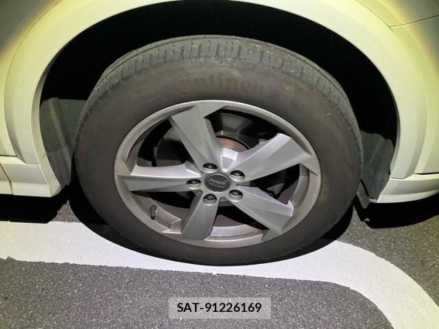 Audi Q2 2017-09 8854528-12