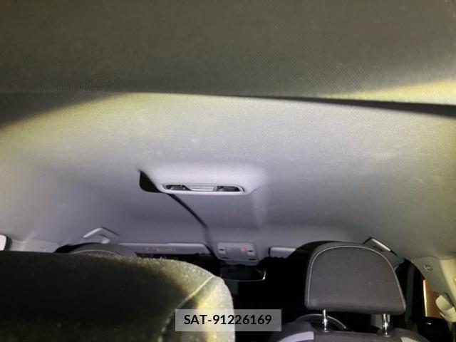 Audi Q2 2017-09 8854528-18