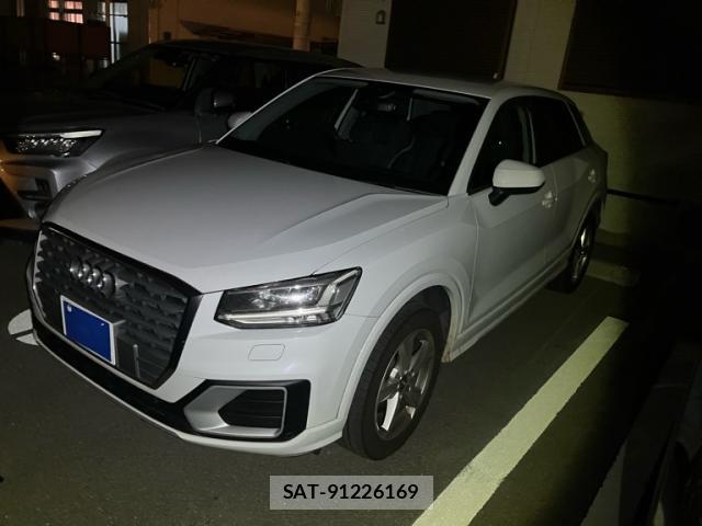 Audi Q2 2017-09 8854528-2