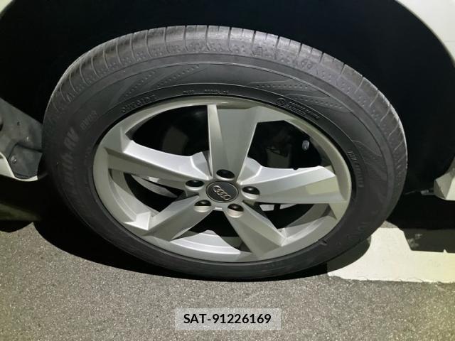 Audi Q2 2017-09 8854528-3