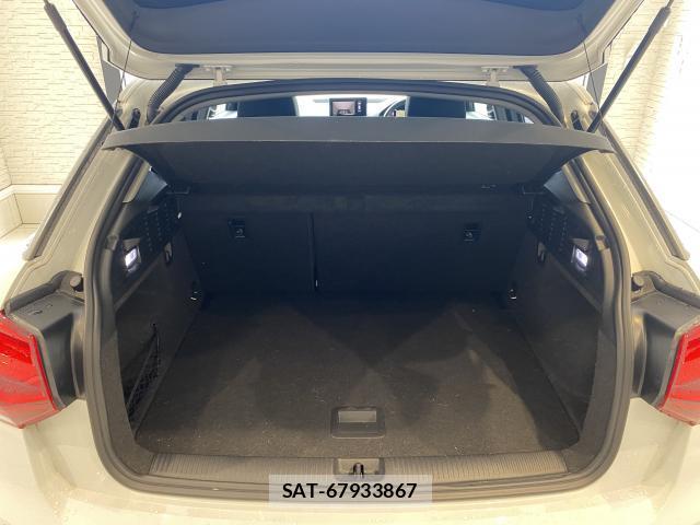 Audi Q2 2017-04 8856189-9