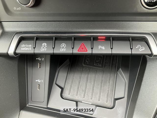 Audi Q3 2024-09 8855535-8