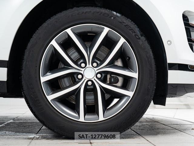 Land Rover RANGE ROVER EVOQUE 2024-03 8853973-4