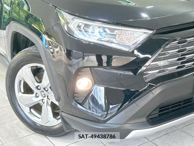 Toyota RAV4 2020-02 8854329-12