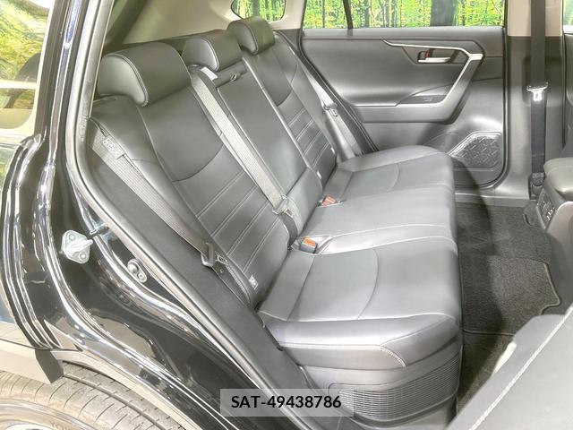 Toyota RAV4 2020-02 8854329-8
