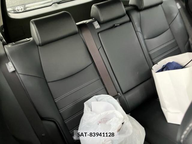 Toyota RAV4 2019-09 8854609-10