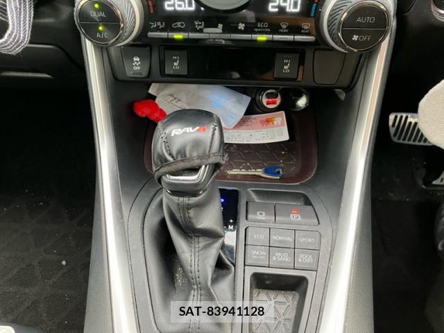 Toyota RAV4 2019-09 8854609-17