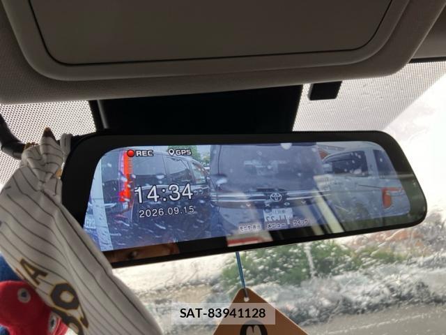 Toyota RAV4 2019-09 8854609-18