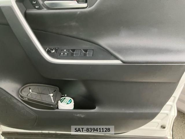 Toyota RAV4 2019-09 8854609-6