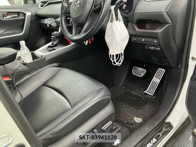 Toyota RAV4 2019-09 8854609-7