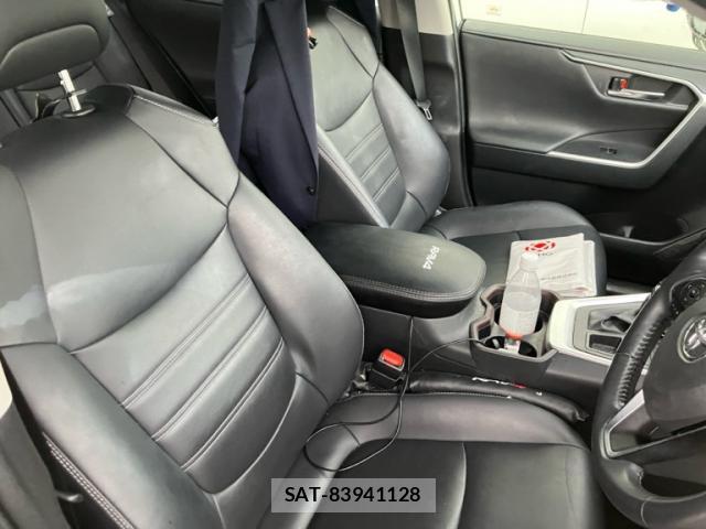 Toyota RAV4 2019-09 8854609-9