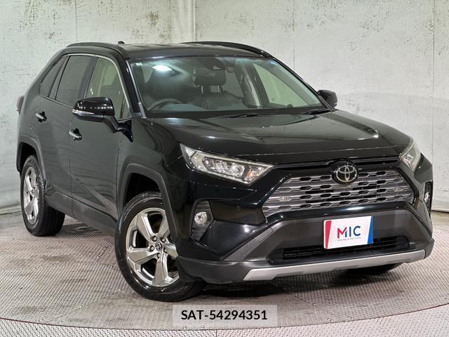 Toyota RAV4 2019-05 8856062-13