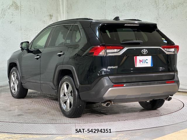Toyota RAV4 2019-05 8856062-17