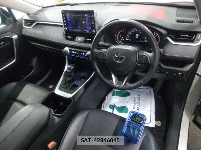 Toyota RAV4 2022-02 8856242-2