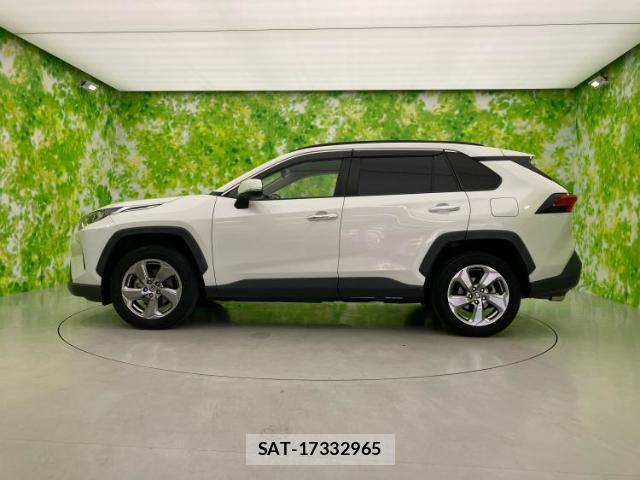 Toyota RAV4 2021-07 8856859-1