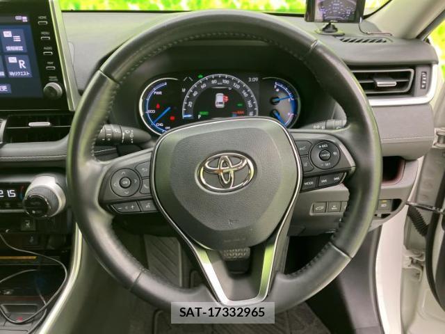 Toyota RAV4 2021-07 8856859-14