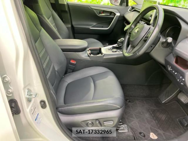Toyota RAV4 2021-07 8856859-3