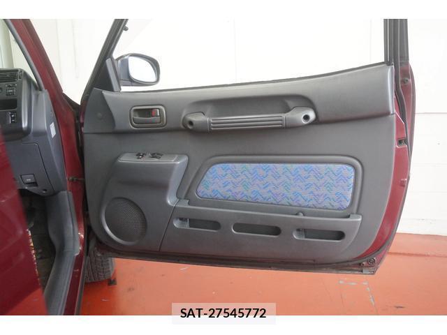 Toyota RAV4 1995-08 8854750-16