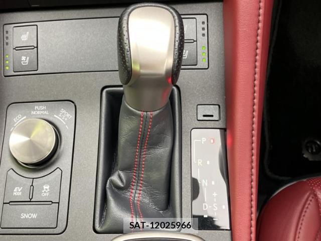 Lexus RC 2016-04 8855715-17