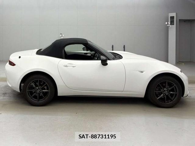 Mazda ROADSTER 2016-01 8855441-7