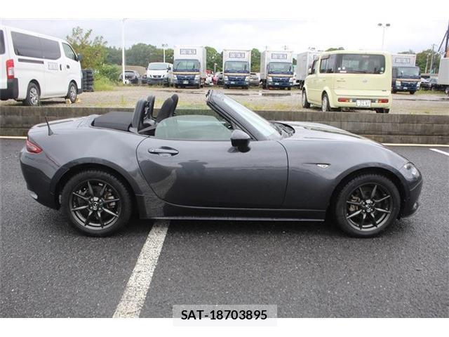 Mazda ROADSTER 2017-08 8855600-12