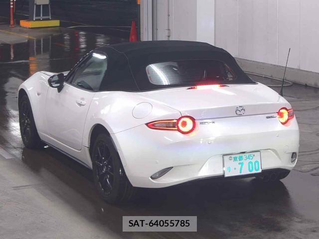 Mazda ROADSTER 2023-02 8856308-1
