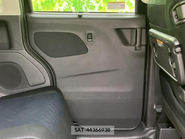 Nissan ROOX 2020-07 8853828-6
