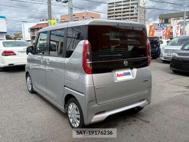 Nissan ROOX 2022-08 8854874-2