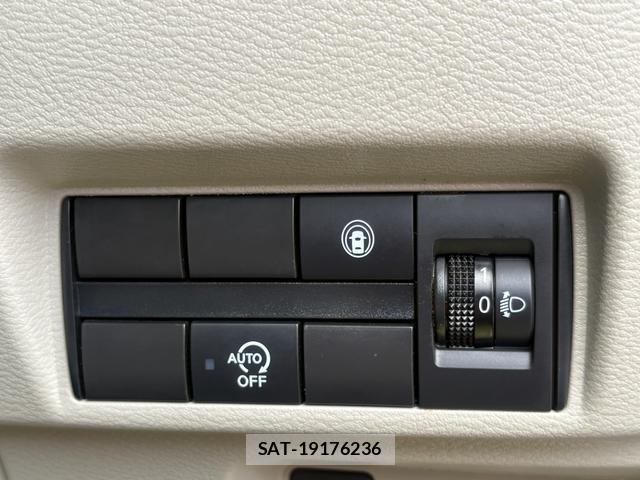 Nissan ROOX 2022-08 8854874-6