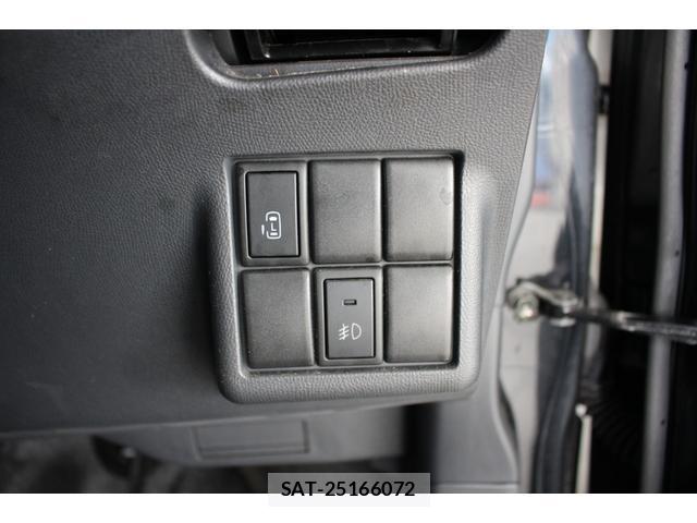 Nissan ROOX 2013-01 8855142-12