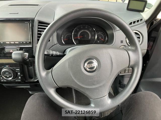 Nissan ROOX 2011-08 8856661-14